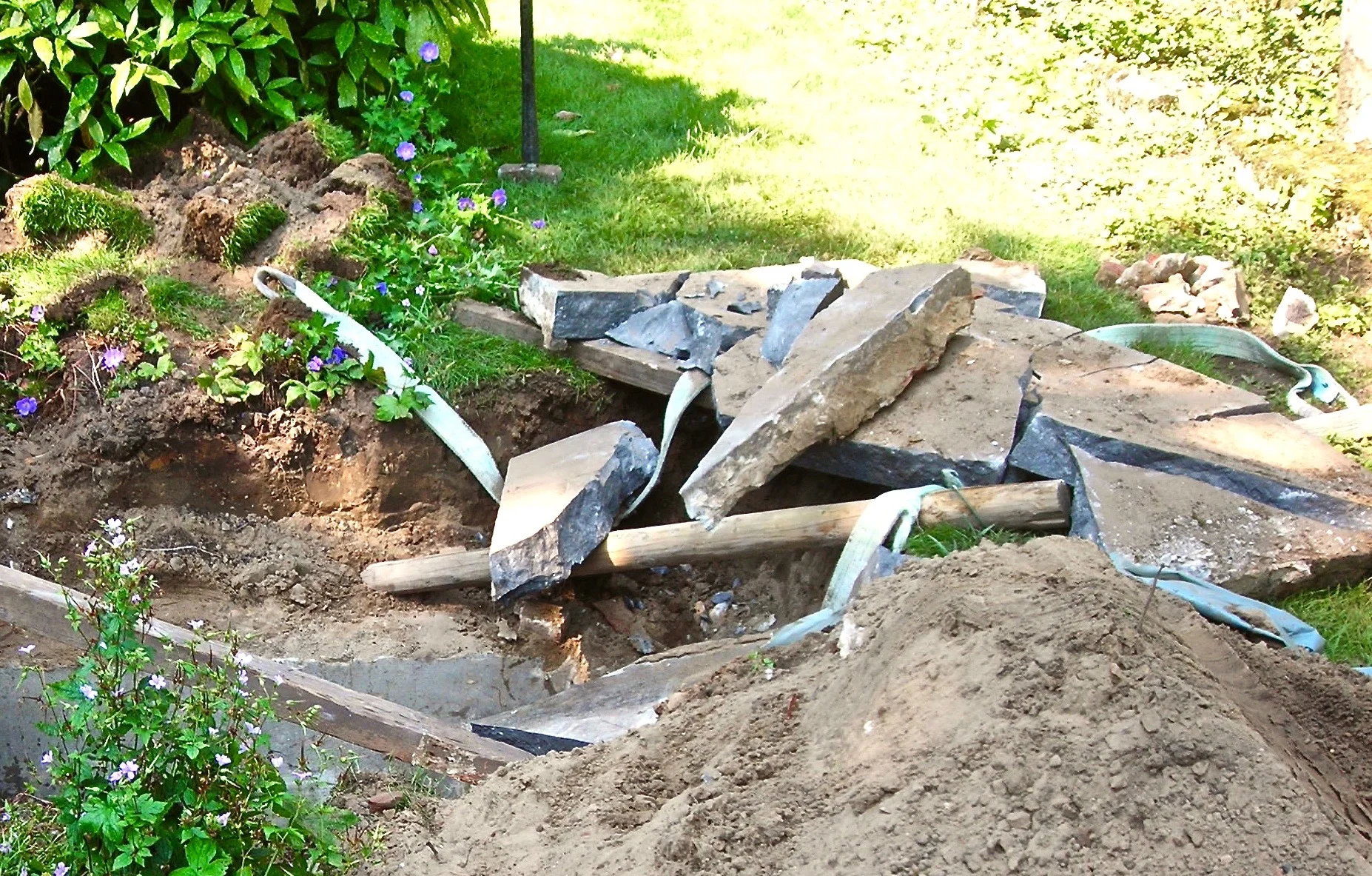 Stukgeslagen deksteen